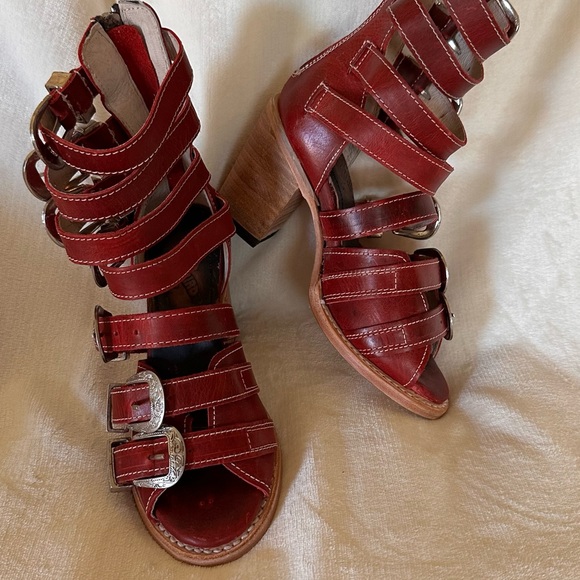 Freebird Brooklyn Red Women’s Red Strappy Buckle Sandals - - Picture 6 of 7